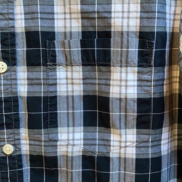 Old Navy plaid button shirt - Picture 4 of 7